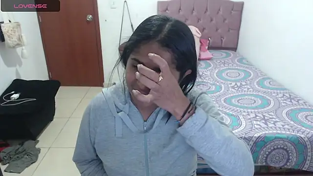 Snapshot of july-feria chatting on 01.31.25 july-feria online show from 01.31.25