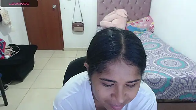 Snapshot of july-feria chatting on 02.28.25 july-feria online show from 02.28.25