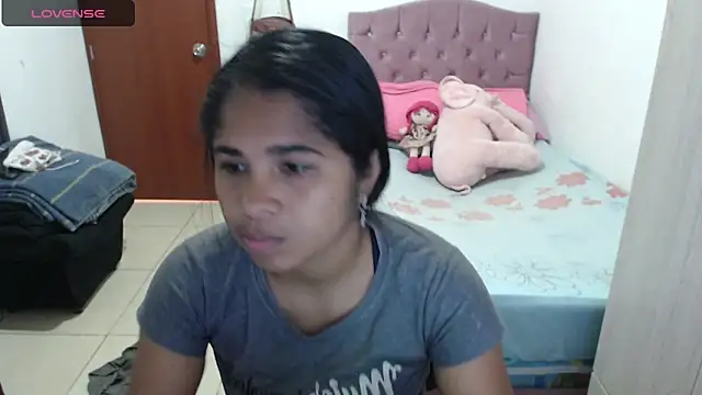 Snapshot of july-feria chatting on 09.28.25 july-feria online show from 09.28.25