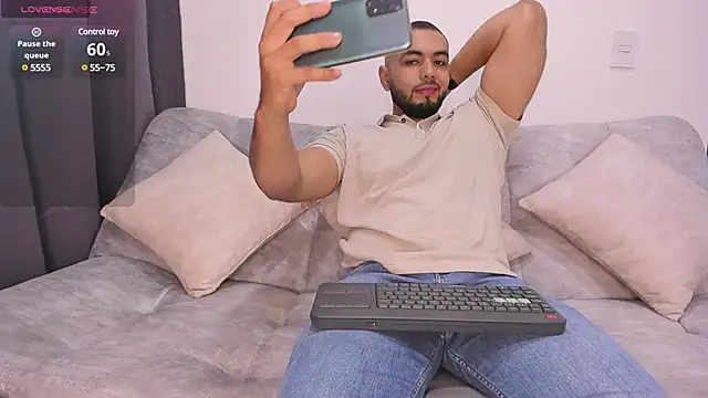 arturguy00 online show from 01.19.25