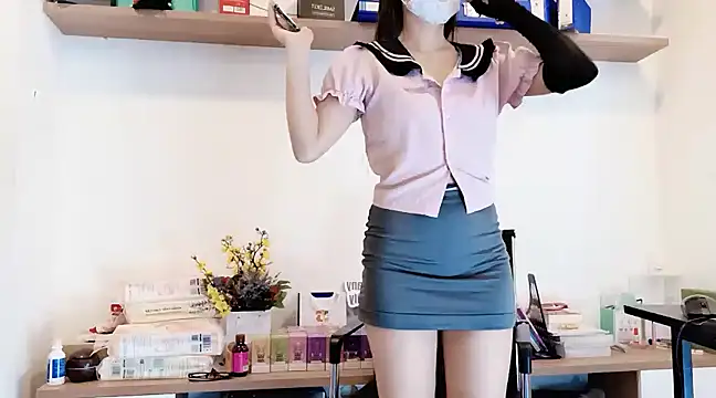 Snapshot of Lush-Office chatting on 01.21.25 Lush-Office online show from 01.21.25