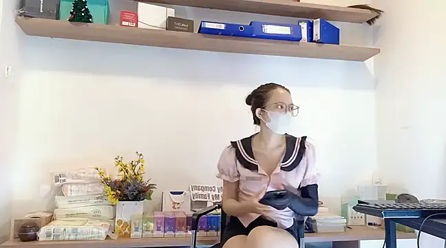 Snapshot of Lush-Office chatting on 02.07.25 Lush-Office online show from 02.07.25