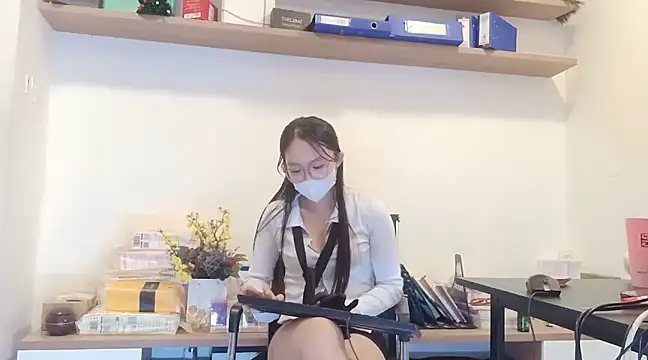 Snapshot of Lush-Office chatting on 02.13.25 Lush-Office online show from 02.13.25