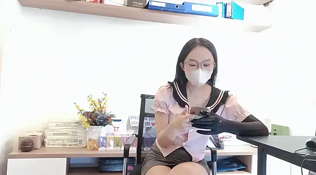 Snapshot of Lush-Office chatting on 02.16.25 Lush-Office online show from 02.16.25