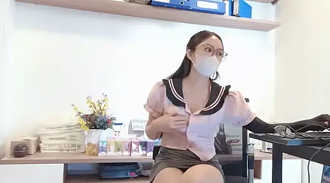 Snapshot of Lush-Office chatting on 02.16.25 Lush-Office online show from 02.16.25