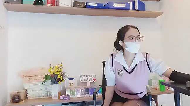 Snapshot of Lush-Office chatting on 02.24.25 Lush-Office online show from 02.24.25