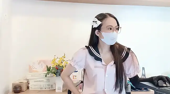 Snapshot of Lush-Office chatting on 03.08.25 Lush-Office online show from 03.08.25