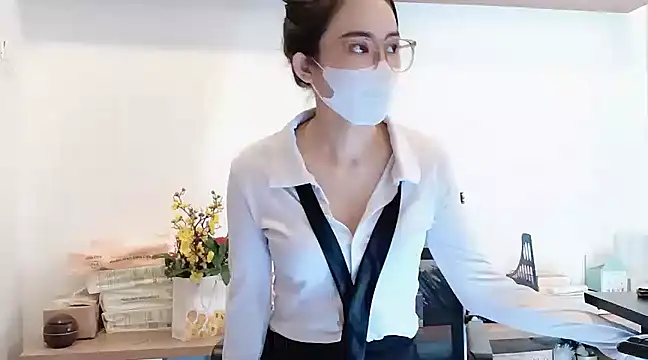 Snapshot of Lush-Office chatting on 03.20.25 Lush-Office online show from 03.20.25