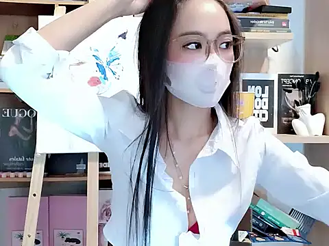 Snapshot of Lush-Office chatting on 10.08.25 Lush-Office online show from 10.08.25