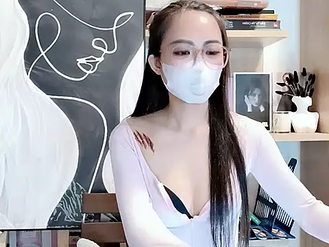 Snapshot of Lush-Office chatting on 11.05.25 Lush-Office online show from 11.05.25