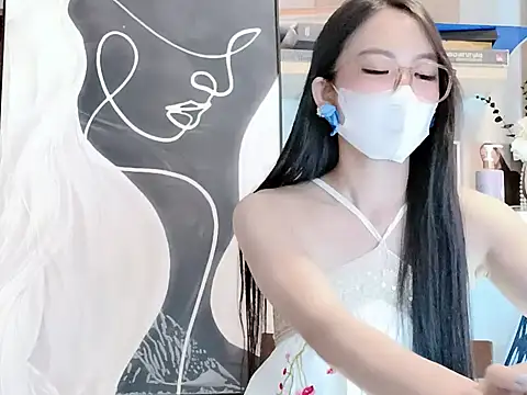 Snapshot of Lush-Office chatting on 11.24.25 Lush-Office online show from 11.24.25