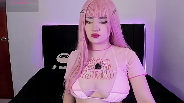 raven  white1 online show from 03.11.25