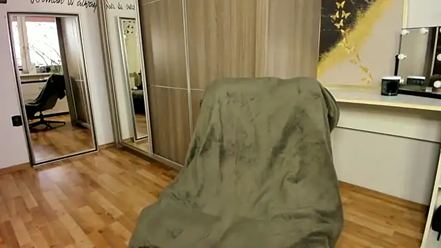 Snapshot of CzaR_Zmyslowosc chatting on 03.27.26 CzaR Zmyslowosc online show from 03.27.26