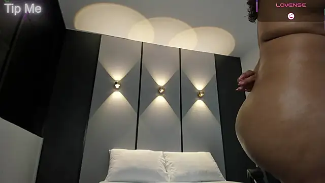 Snapshot of lilly_ass_ chatting on 09.14.25 lilly ass online show from 09.14.25