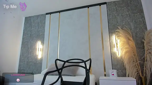 Snapshot of lilly_ass_ chatting on 11.15.25 lilly ass online show from 11.15.25