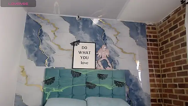 esmeralda-bk online show from 10.30.25