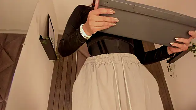 Snapshot of SabrinaSpell_ chatting on 11.15.25 SabrinaSpell online show from 11.15.25