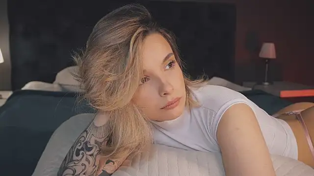 Snapshot of Bella_Alita chatting on 03.15.25 Bella Alita online show from 03.15.25