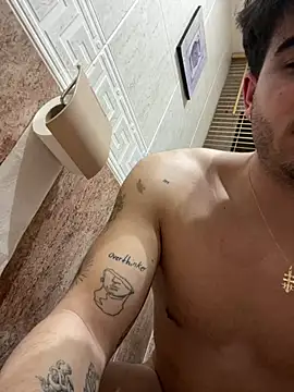 Snapshot of adictocm28 chatting on 01.20.25 adictocm28 online show from 01.20.25