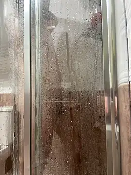 Snapshot of adictocm28 chatting on 12.16.25 adictocm28 online show from 12.16.25