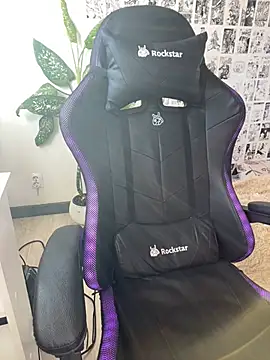 Snapshot of Kelley_Allie chatting on 02.19.25 Kelley Allie online show from 02.19.25