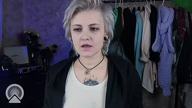 EvaBrownie online show from 01.28.25