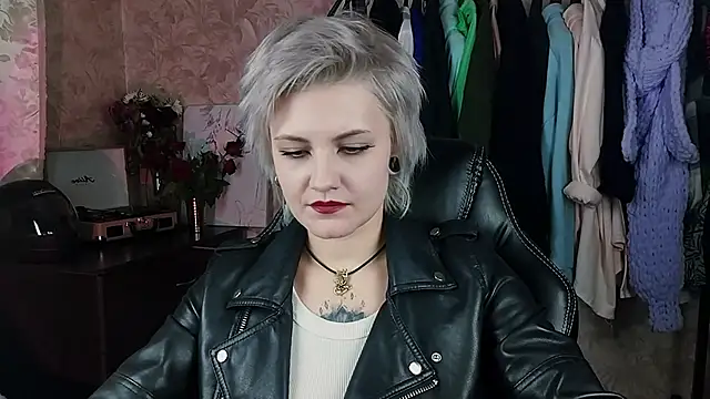 EvaBrownie online show from 01.28.25