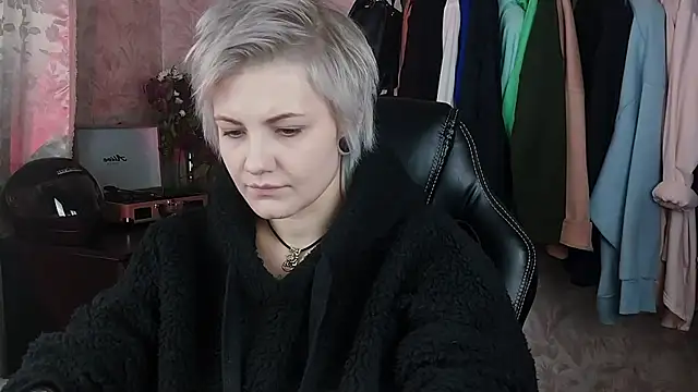 EvaBrownie online show from 01.29.25