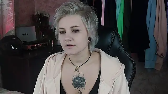 EvaBrownie online show from 01.29.25