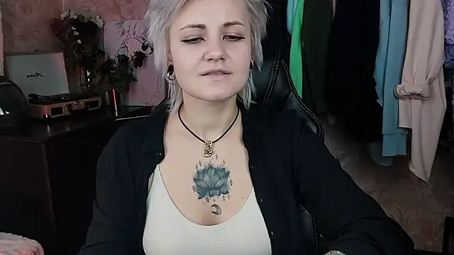 EvaBrownie online show from 01.31.25