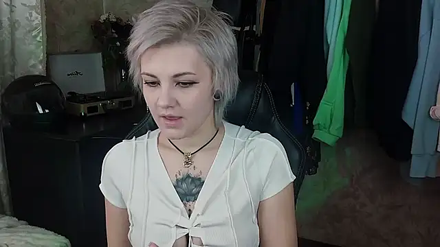 EvaBrownie online show from 02.02.25