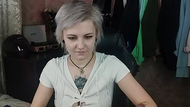 EvaBrownie online show from 02.02.25