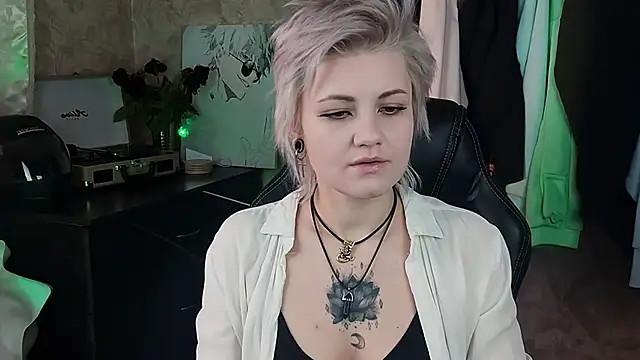 EvaBrownie online show from 02.04.25