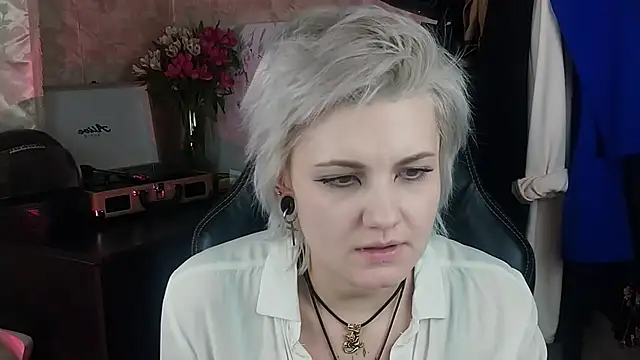 EvaBrownie online show from 02.11.25