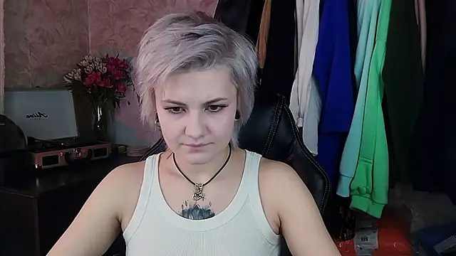 EvaBrownie online show from 02.12.25