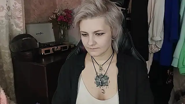 EvaBrownie online show from 02.15.25