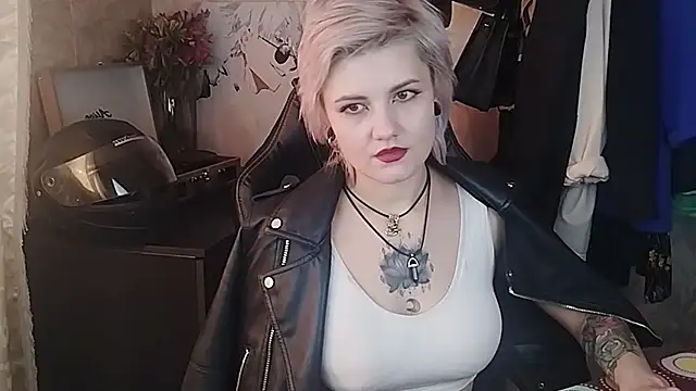 EvaBrownie online show from 02.27.25