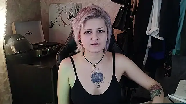 EvaBrownie online show from 03.08.25