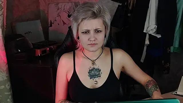 EvaBrownie online show from 03.08.25