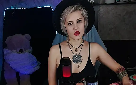 EvaBrownie online show from 03.15.25