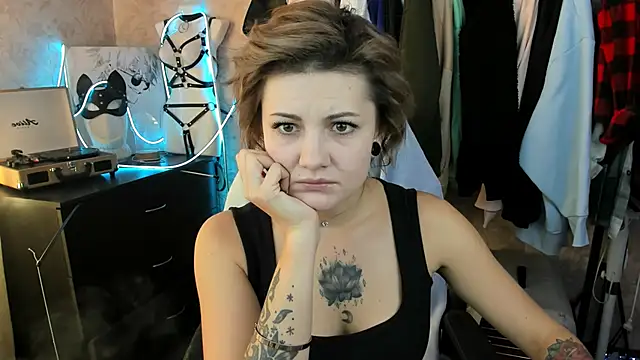 EvaBrownie online show from 09.13.25