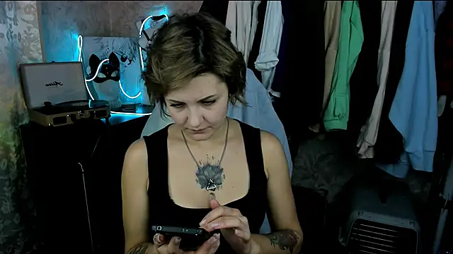 EvaBrownie online show from 09.18.25