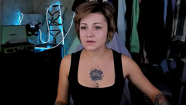 EvaBrownie online show from 10.02.25