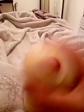 Snapshot of kzzix chatting on 11.02.25 kzzix online show from 11.02.25