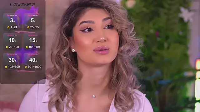 SarahPeach8 online show from 01.28.25