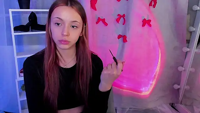 Sahara Shields online show from 02.06.25