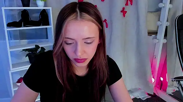 Sahara Shields online show from 03.05.25