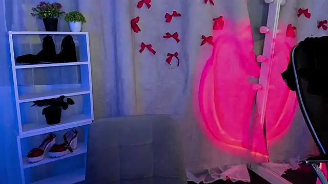 Sahara Shields online show from 03.07.25