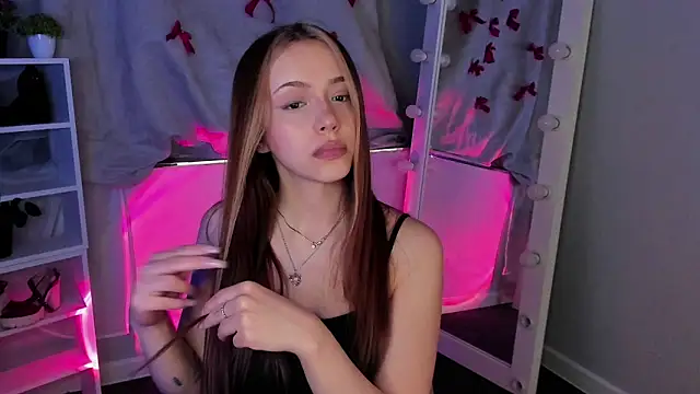 Sahara Shields online show from 03.18.25