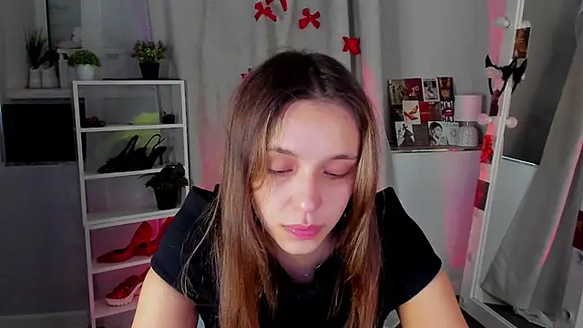 Sahara Shields online show from 09.09.25